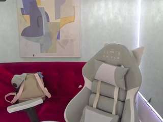 TamaraGrays nude and sexy before cam for live chat