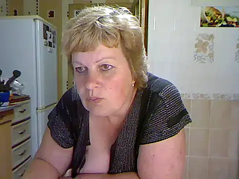 Tracey_Teri nude stripping on cam for live sex video chat