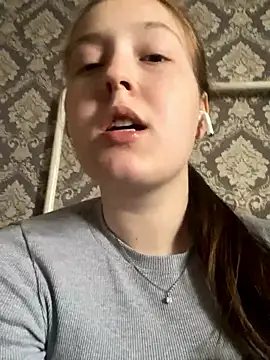 VIKI_BUNNNY nude stripping on cam for live sex video chat