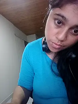 Weawer_hot nude stripping on cam for live sex video chat