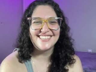 Adriane Blake nude and sexy before cam for live chat