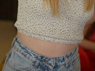 Beatrice054 nude and sexy before cam for live chat
