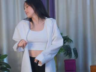 BreeBarritt nude and sexy before cam for live chat