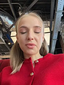 CaseyStar nude stripping on cam for live sex video chat