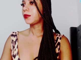 Cata-Santanaa nude and sexy before cam for live chat