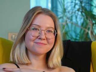 GemmaGrandy nude and sexy before cam for live chat