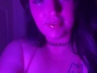 Goddess Manifest nude and sexy before cam for live chat
