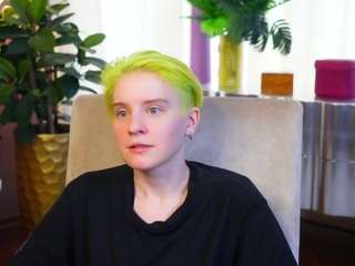 MarianCordner nude and sexy before cam for live chat
