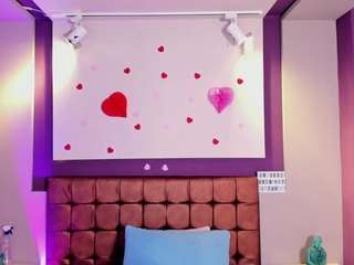 Mila-mendoza nude and sexy before cam for live chat