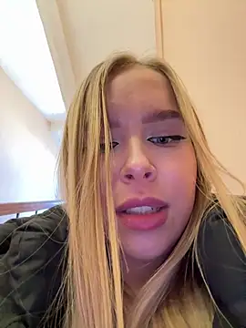mur_girl nude stripping on cam for live sex video chat