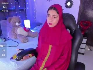 NaylaSaadi nude and sexy before cam for live chat