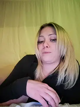 SallyCumLaude nude stripping on cam for live sex video chat
