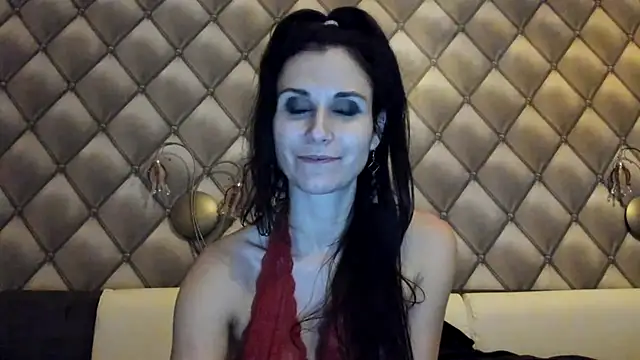 SEXYQUEEN55 nude stripping on cam for live sex video chat
