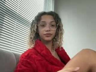 Sunshinee nude and sexy before cam for live chat