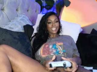 TattedQueen nude and sexy before cam for live chat