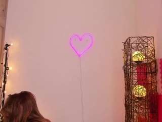 Violet-Ch nude and sexy before cam for live chat