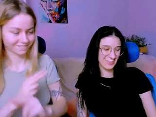 Bella-roze nude and sexy before cam for live chat