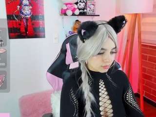 Bellahunterr nude and sexy before cam for live chat