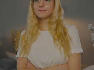 BlissHewson nude and sexy before cam for live chat