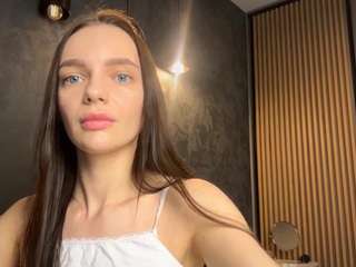 BunnyBella nude and sexy before cam for live chat