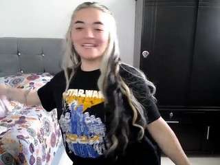 CameliaSaenz nude and sexy before cam for live chat