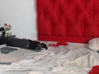 Daphneee nude and sexy before cam for live chat