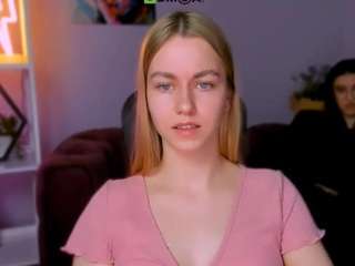 Donnadonna1 nude and sexy before cam for live chat