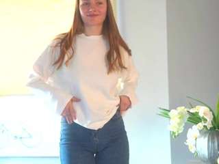EadlinColden nude and sexy before cam for live chat