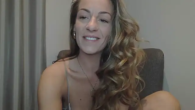 Edenfox- nude stripping on cam for live sex video chat