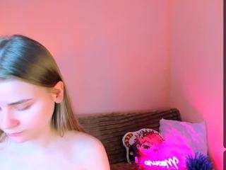 ElliCherry nude and sexy before cam for live chat