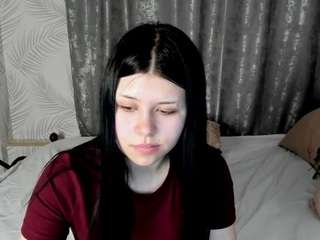 Eva-Ange1 nude and sexy before cam for live chat