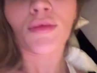 Kandiiiblaze nude and sexy before cam for live chat