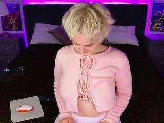 KarolinaLilian nude and sexy before cam for live chat