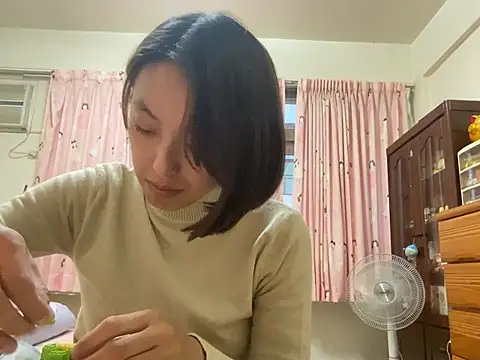 ladypaggy nude stripping on cam for live sex video chat