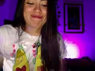 Lavero-98 nude and sexy before cam for live chat