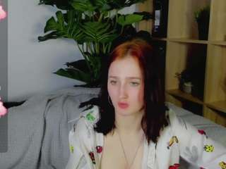 LinahotInfestation nude and sexy before cam for live chat