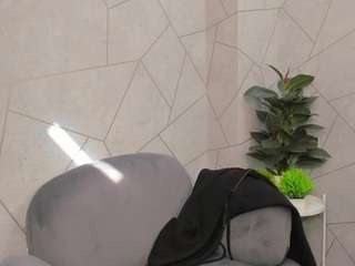 Luca nude and sexy before cam for live chat