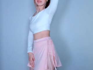 Maayali nude and sexy before cam for live chat