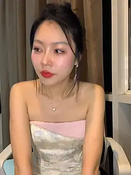 MichelleTong nude stripping on cam for live sex video chat