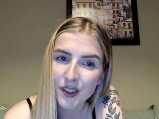 MillymaeeX nude and sexy before cam for live chat