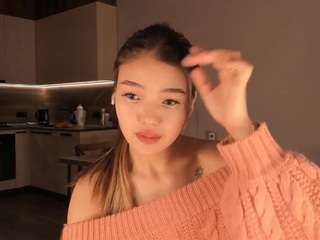 Mirana nude and sexy before cam for live chat