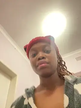QueenTee23 nude stripping on cam for live sex video chat