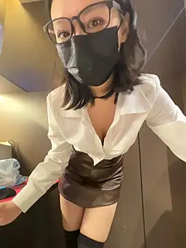 syy9999 nude stripping on cam for live sex video chat