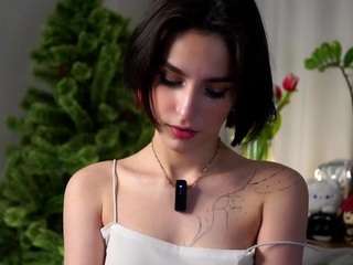 TheaDale nude and sexy before cam for live chat