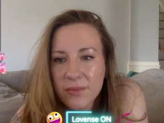 Theg00dwife nude and sexy before cam for live chat