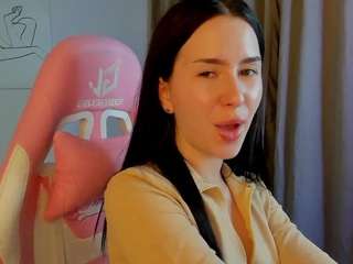 Tiffany-Wade nude and sexy before cam for live chat