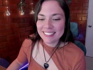 Zoe-Ringer nude and sexy before cam for live chat