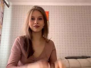 Agata Milano nude and sexy before cam for live chat