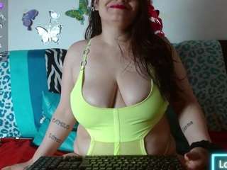Alexandra-XXX nude and sexy before cam for live chat