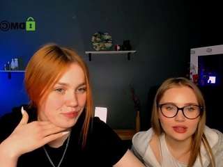 Amelia-shiny nude and sexy before cam for live chat